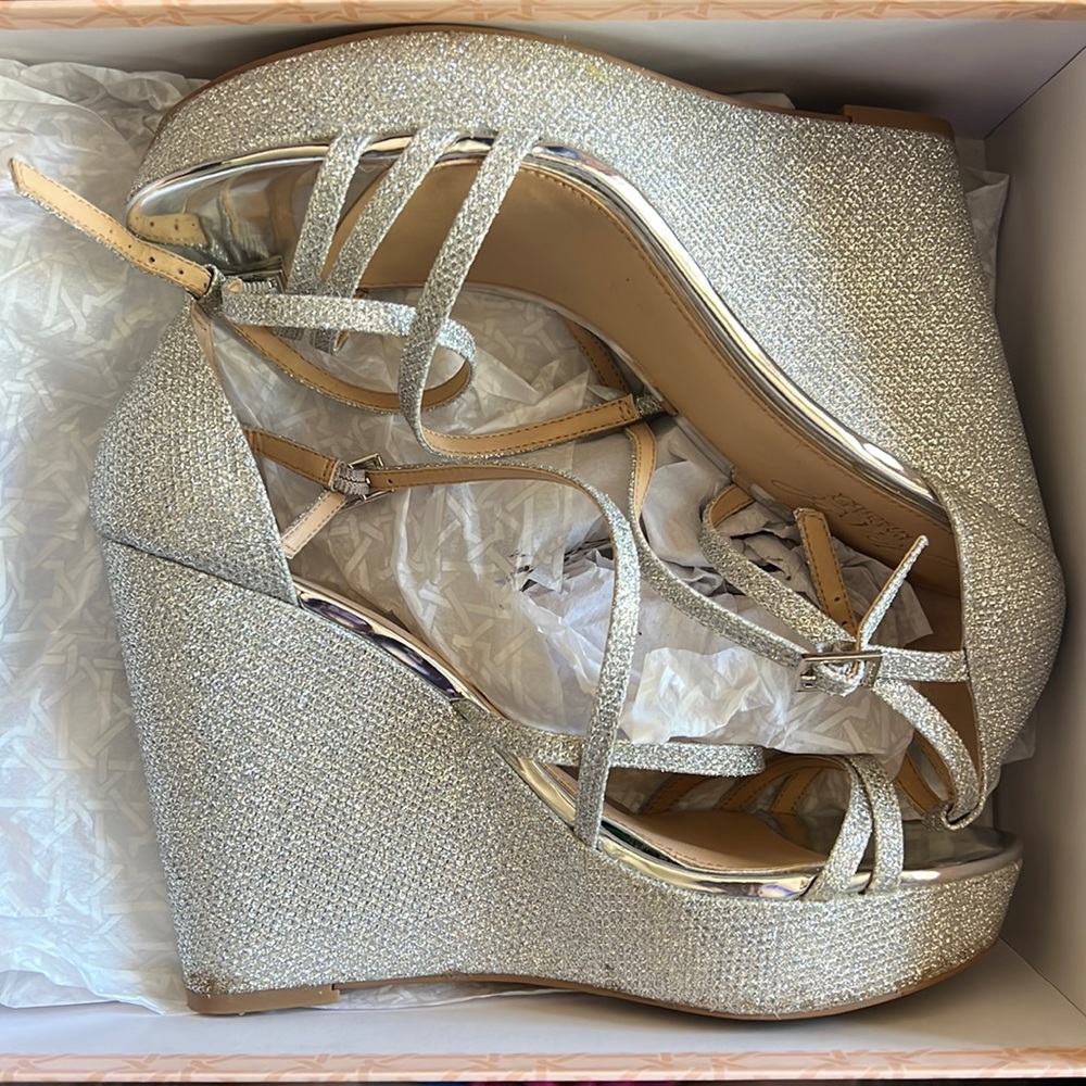 Jewel by Badgley Mischka Wedges